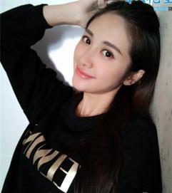 杨姗姗 资料,才华横溢的年轻艺术家