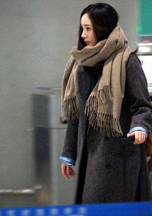 女明星戴围巾,女明星戴围巾的优雅演绎